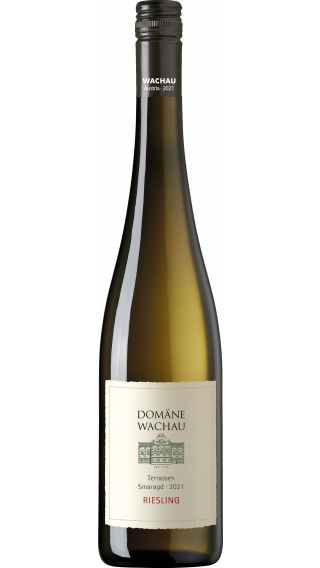 Bottle of Domane Wachau Riesling Smaragd Terrassen 2021 wine 750 ml